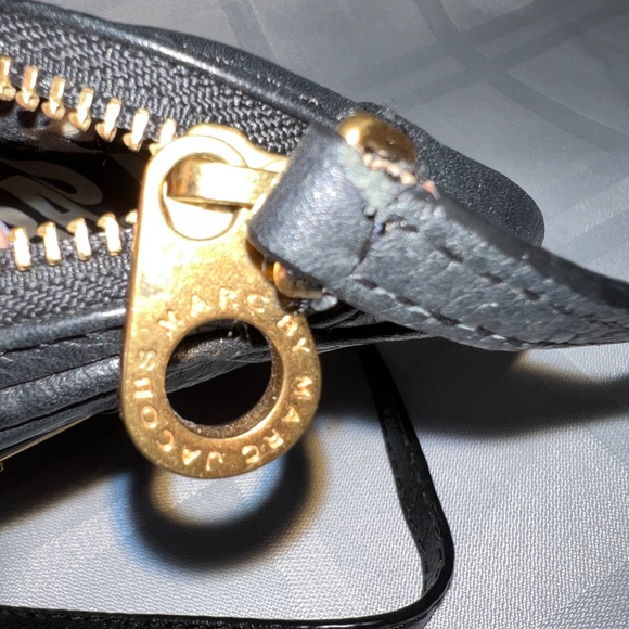 MARC BY MARC JACOBS classic workwear crossbody adjustable purse. - Picture 5 of 8